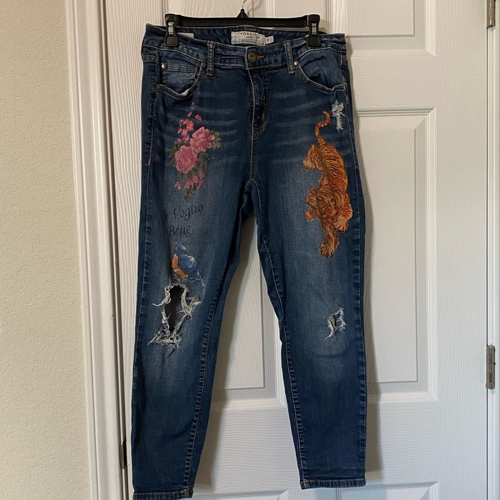 Torrid Ripped / Distressed Girlfriend Cropped Jeans with Tiger and Bird
